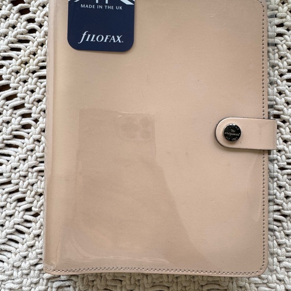 Filofax Nude Patent Leather Organiser - Picture 1 of 9